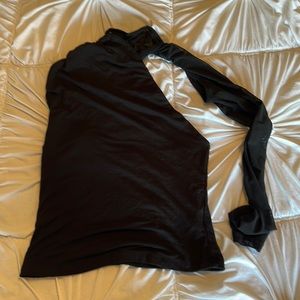 one shoulder shirt